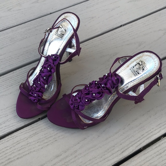 Heels - Picture 5 of 8